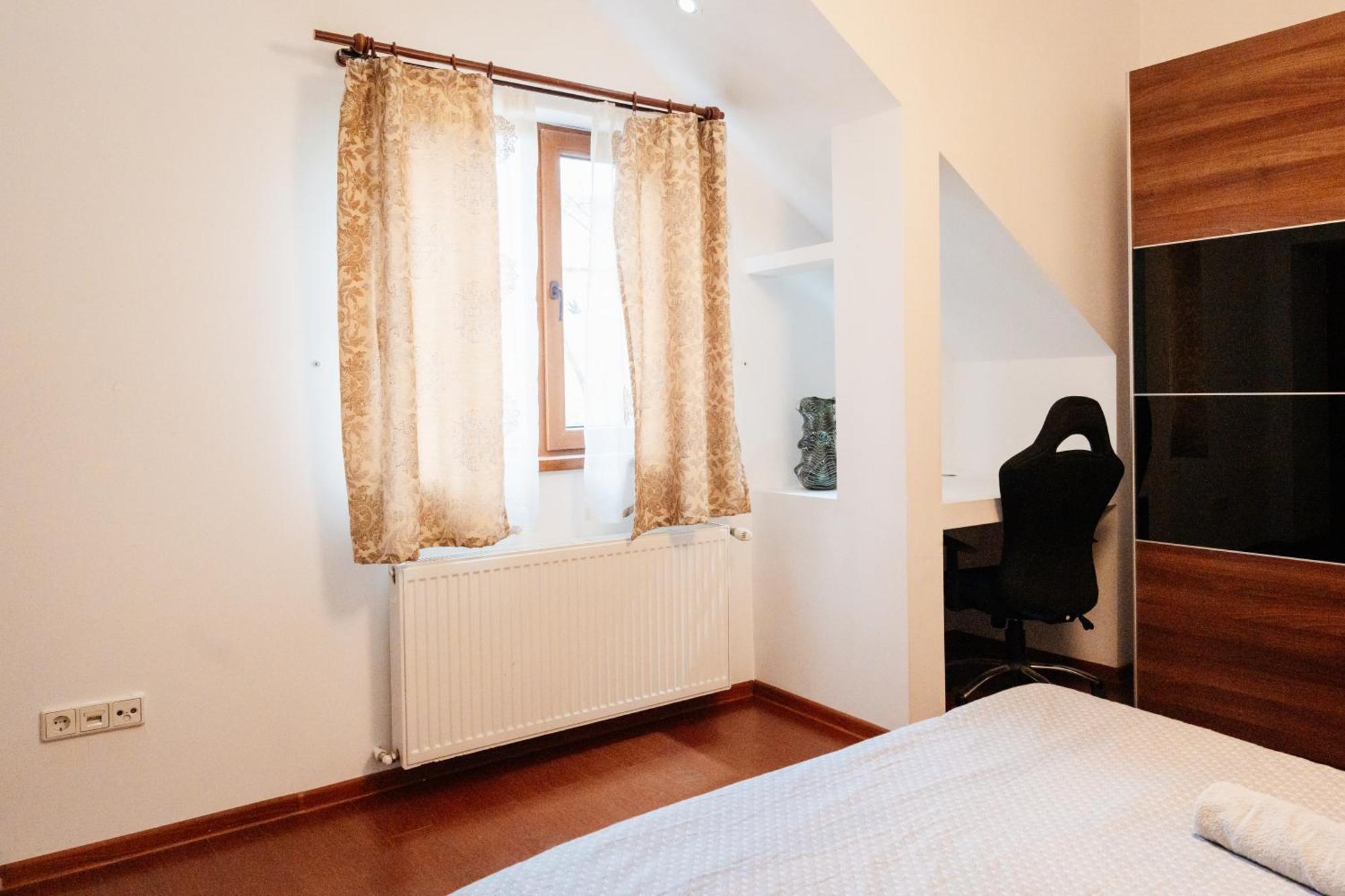 Maan Central Apartment Pet Friendly Location Braşov Exteriör bild